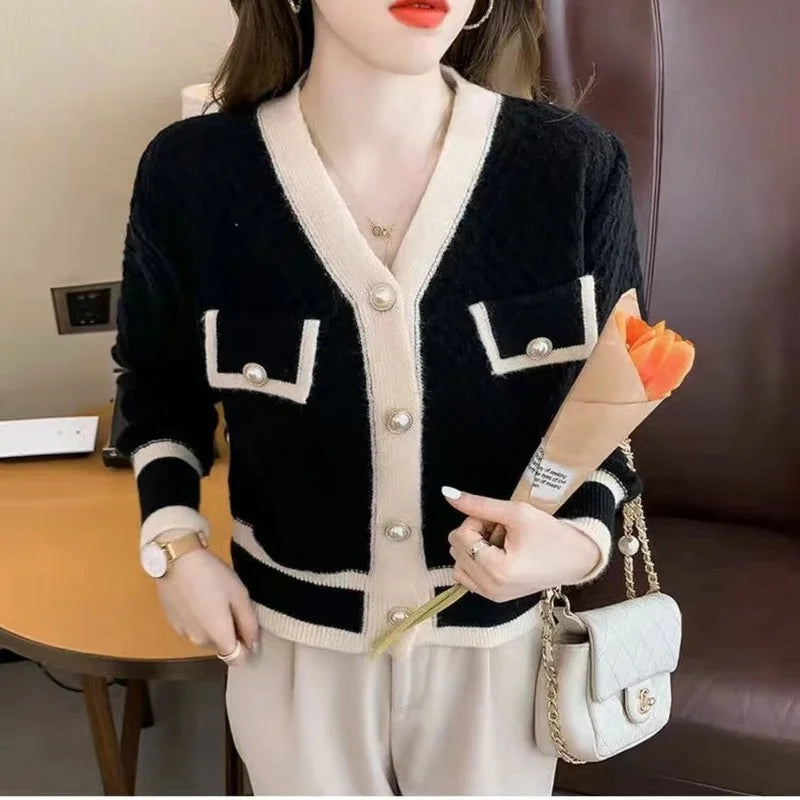 Autumn And Winter Color-blocking Knitted Top Women Cardigan Long-sleeved V-neck Short 2023 New Coat Fashion All-match Top