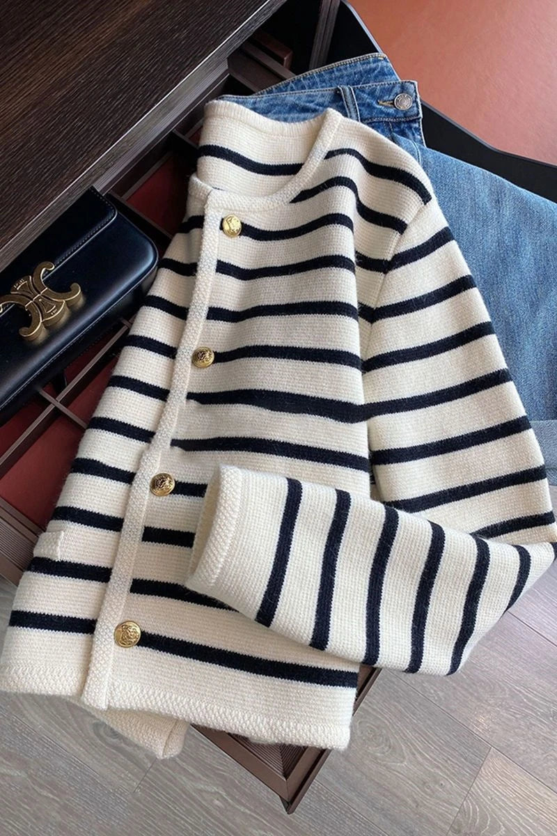 Korean Fashion Sweater Cardigan White Black Striped Knitted Sweater Women 2023 Winter Short Cardigan Long Sleeve Cardigan Female