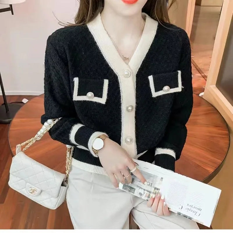 Autumn And Winter Color-blocking Knitted Top Women Cardigan Long-sleeved V-neck Short 2023 New Coat Fashion All-match Top